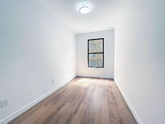 4th image of 3621 Broadway #29A