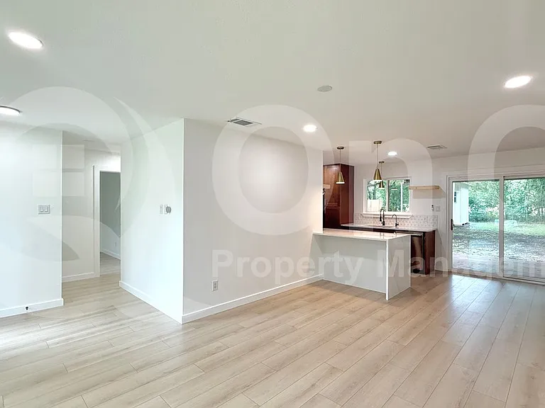 710 Wales Way — Photo 8