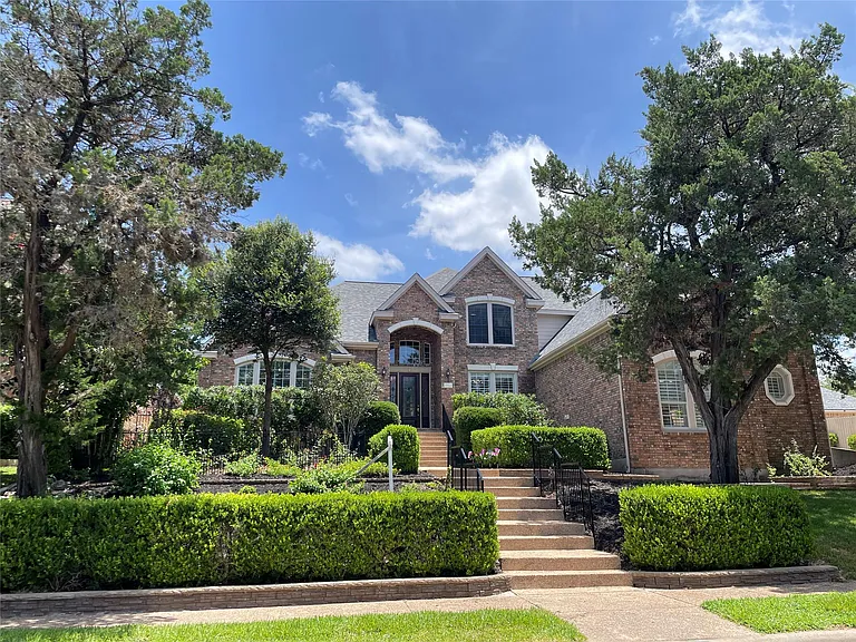 10623 Winchelsea Dr — Photo 2