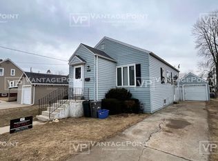 2110 Lincoln St, Two Rivers, WI 54241