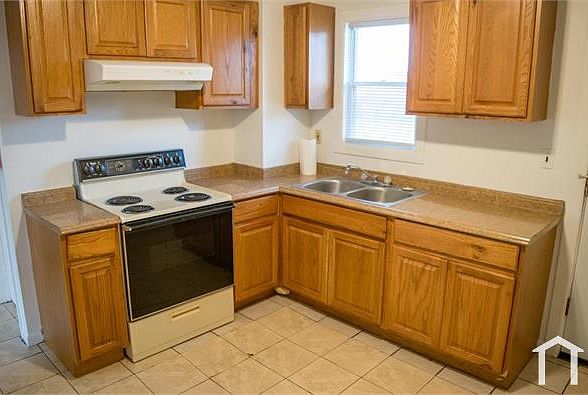 1st image of 67 Harvey Pl #60