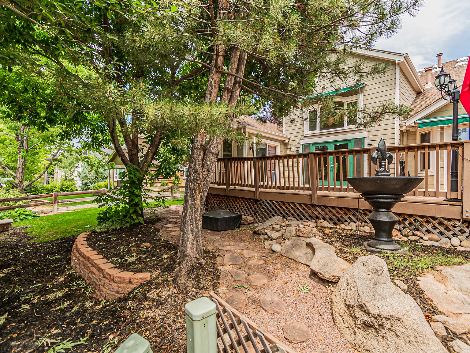 5 bed, 4.5 bath, 5299 sqft, $4,750 — Photo 4