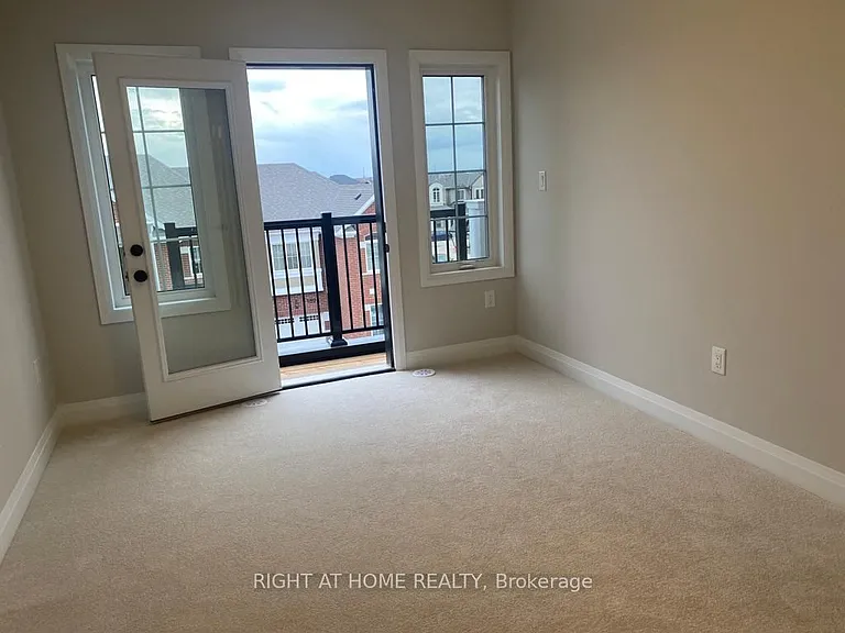 1593 Moira Cres — Photo 21