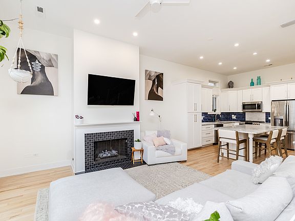 5th image of 2542 N Seminary Ave #3