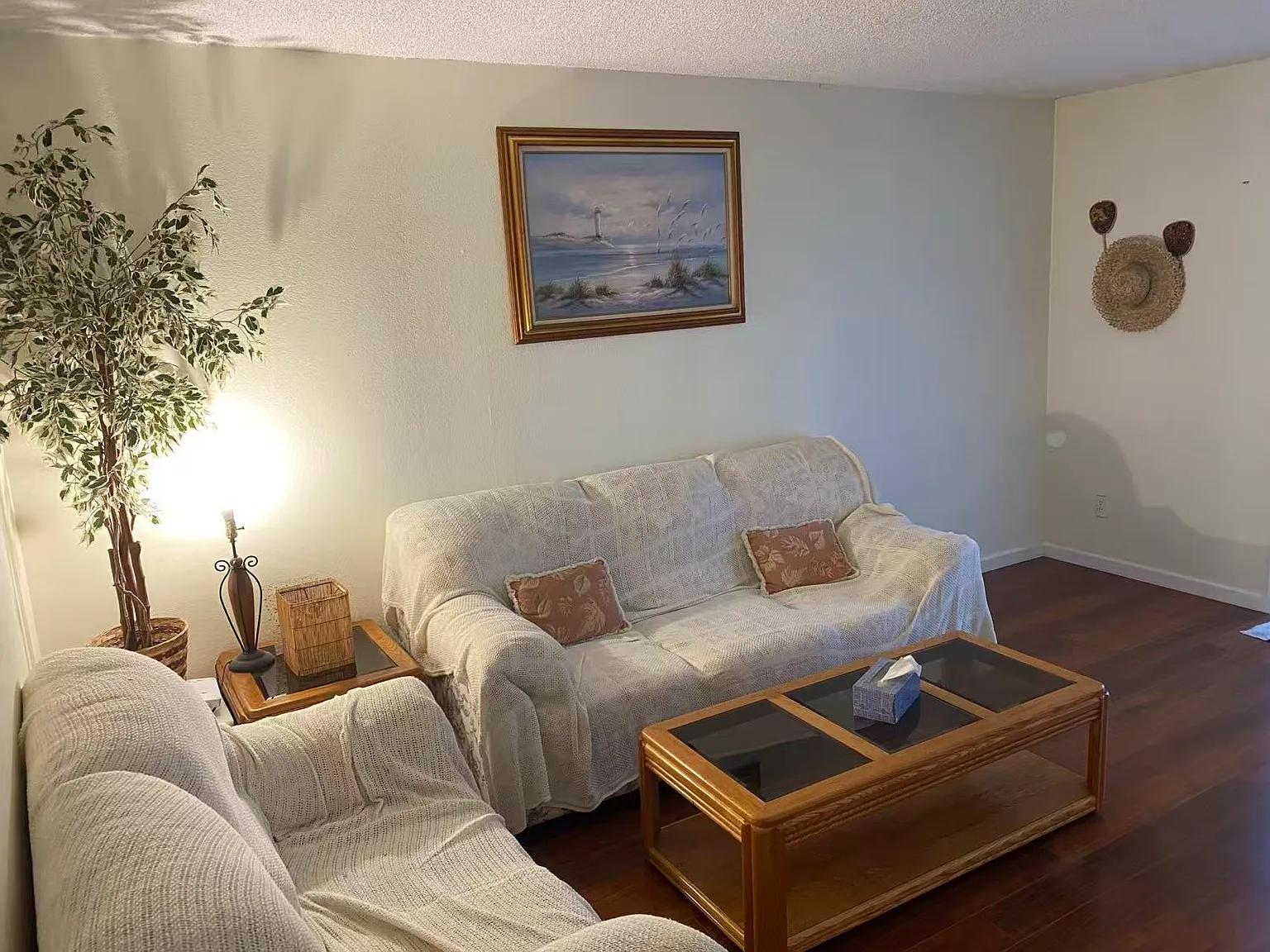 1 bed, 975 sqft, $1,300 — Photo 3