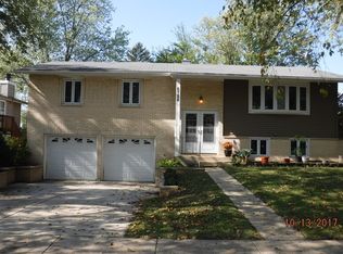 6728 Wainwright Dr, Woodridge, IL 60517