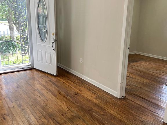 3rd image of 518 Harris St