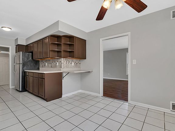 5th image of 16401 Prairie Ave