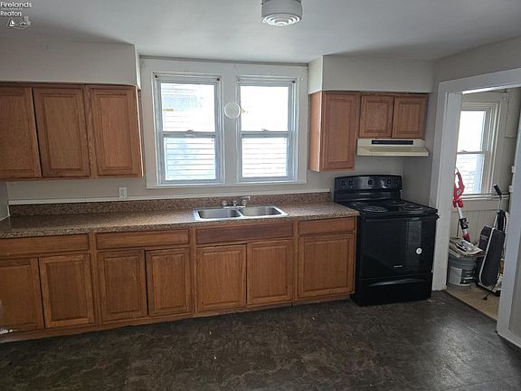 2nd image of 1204 W Monroe St