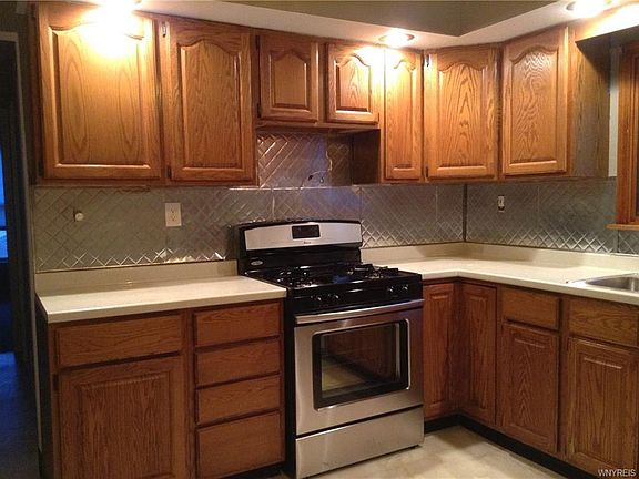 4th image of 163 Lovering Ave