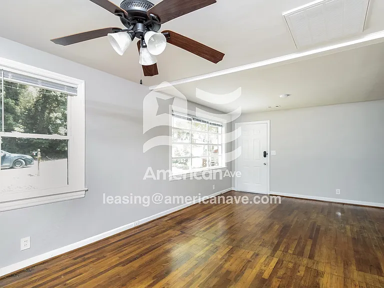 1744_002_living_room_12802018.jpg
