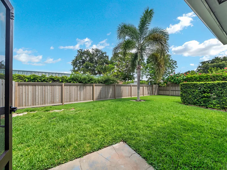 1350 Riverside Cir #2 — Photo 37