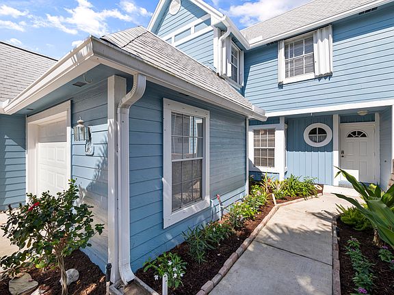 2nd image of 105 Ocean Dunes Circle