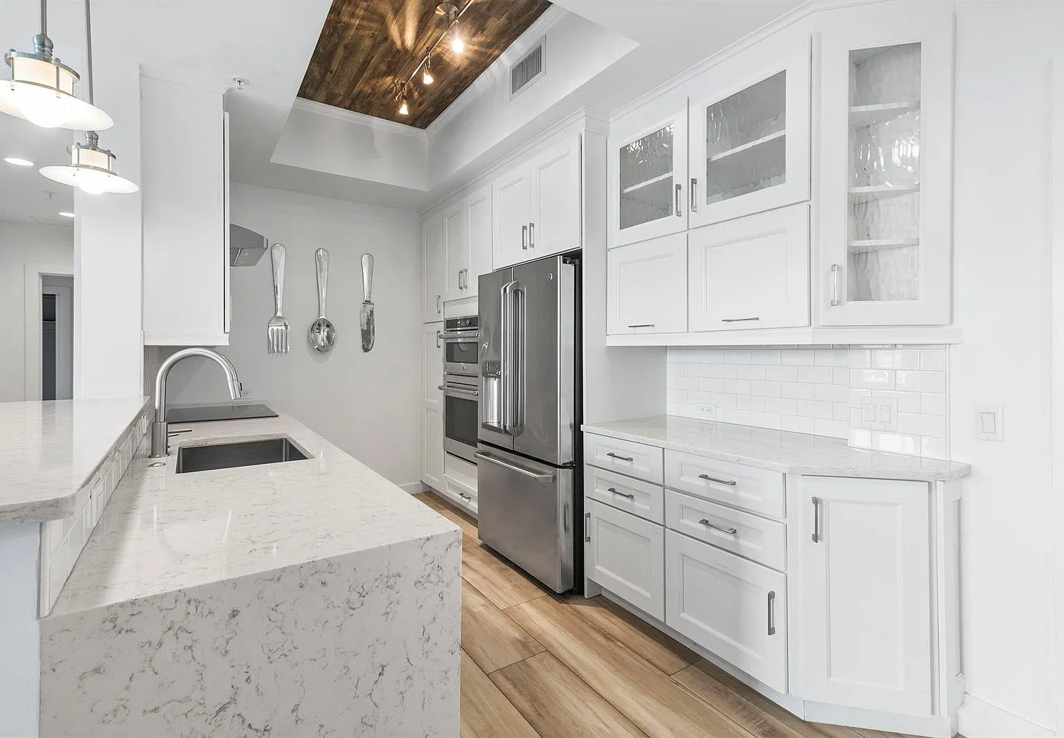 410 Evernia St — Photo 3