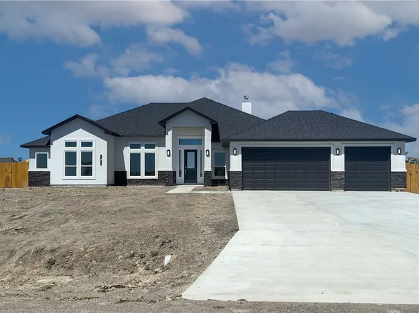 3730 Cabernet Dr, Robstown, TX 78380