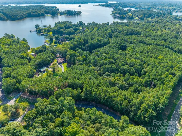 2031 Tiger Paw Ln, York, SC 29745