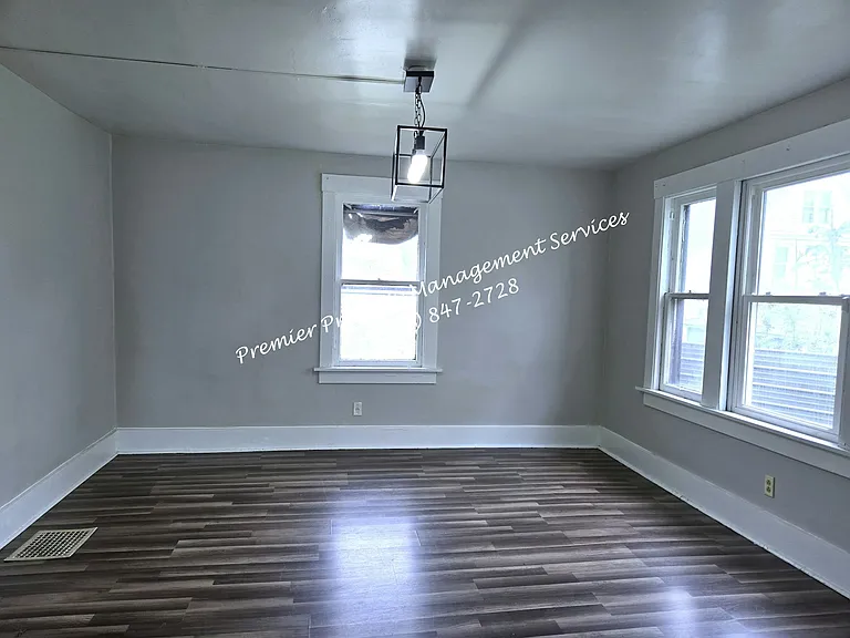 201 Mills Way — Photo 9