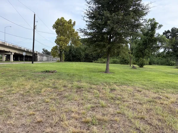 110 S Shattuck St, Lake Charles, LA 70601