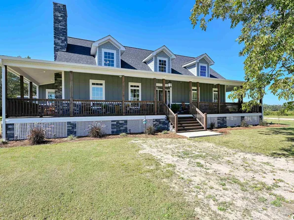 942 Meadow Dr., Loris, SC 29569