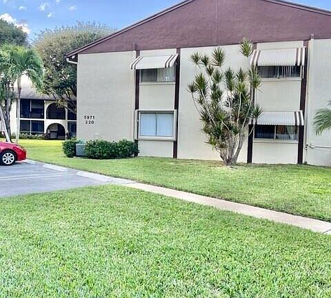3rd image of 5971 La Pinata Blvd APT C-1