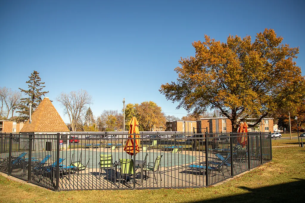 Regency Park — Photo 2