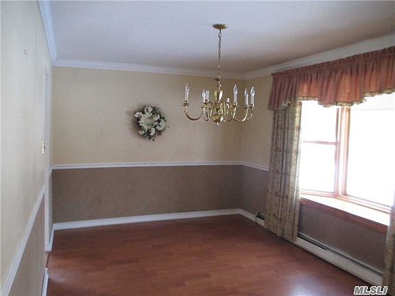 5th image of 42 Parkway Dr S