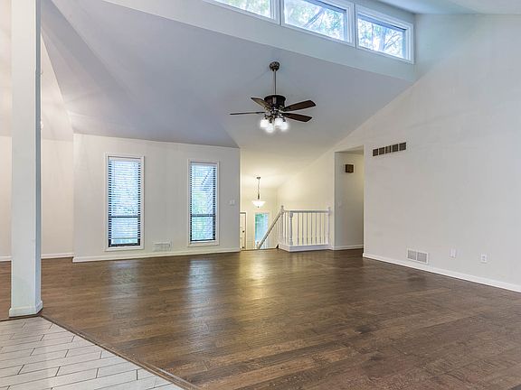 5th image of 4009 Tall Pine Dr