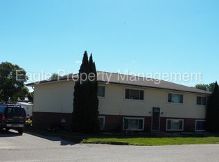 109 Iowa St, Center Point, IA 52213