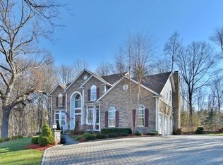 35 Whitehall Rd, Towaco, NJ 07082
