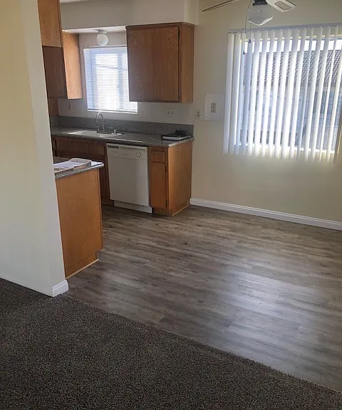 6-6037 Greenleaf Ave #6 — Photo 5