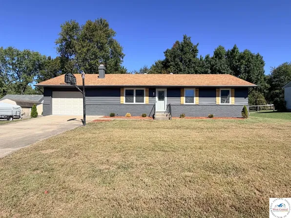 205 W Magnolia St, Clinton, MO 64735