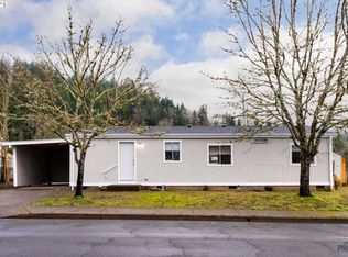 1097 S 58th St, Springfield, OR 97478