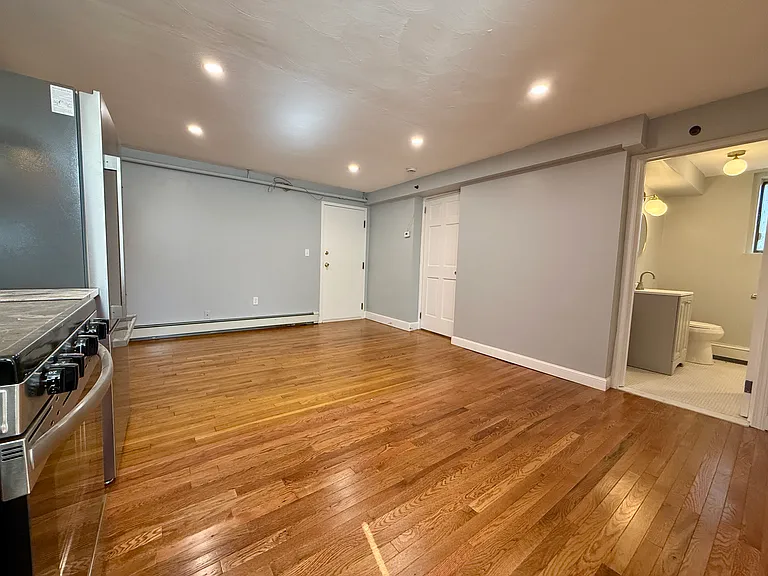 260 Hope St #1A — Photo 3