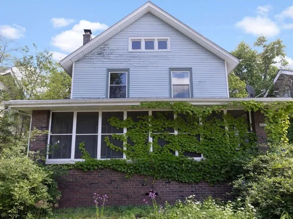 1239 Garrison Ave, Rockford, IL 61103