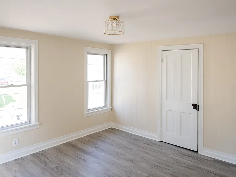 307 S Baltimore St — Photo 12