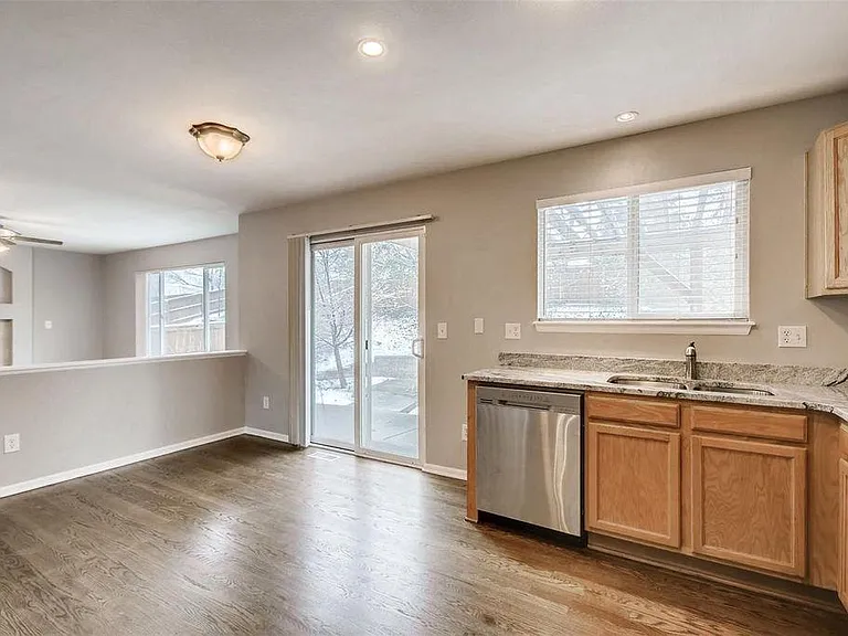 4555 Hunterwood Dr — Photo 8