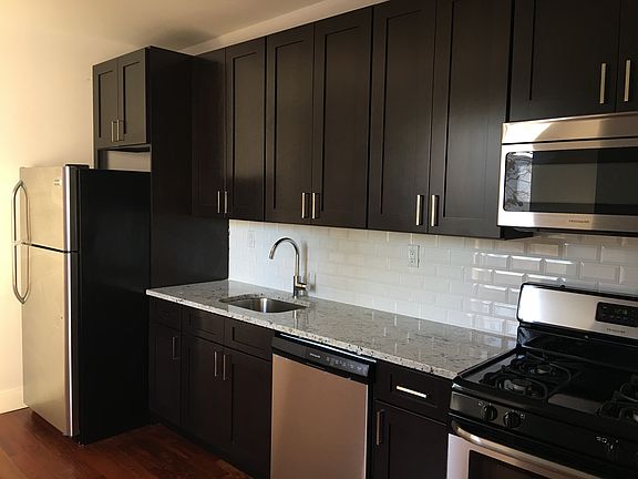 3rd image of 192 Essex St #3