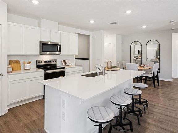 3rd image of 2869 House Finch Rd