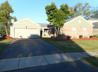 703 Hickory Ln, Carol Stream, IL 60188