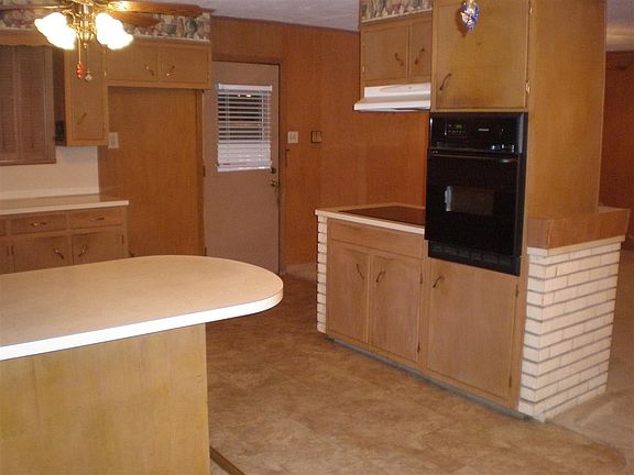 3rd image of 2200 Duff Dr