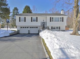 44 Wildwood Dr, Wappingers Falls, NY 12590