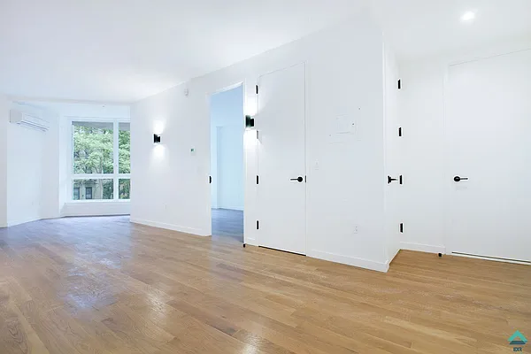 Rented by EXR | media 21