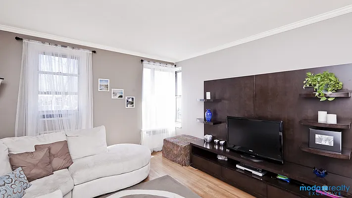 Sold by Moda Realty | media 12
