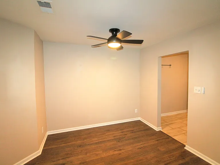 6000 Gray Gate Ln #C — Photo 3