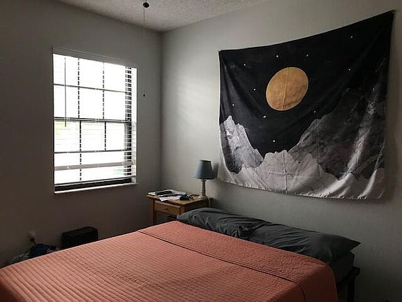 4th image of 245 Sw