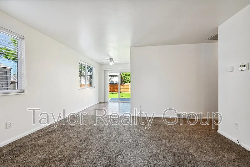 2 bed, 1.0 bath, 759 sqft, $1,825 — Photo 2