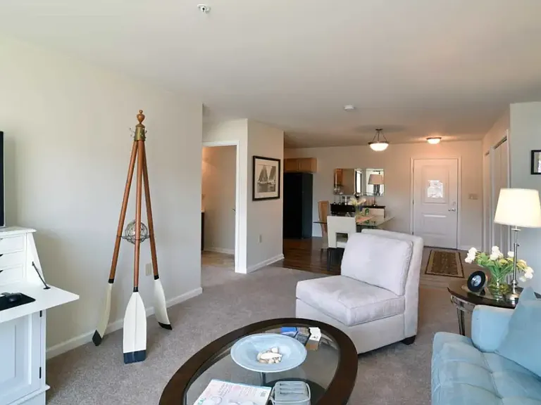 Iron Point Apartments — Photo 14