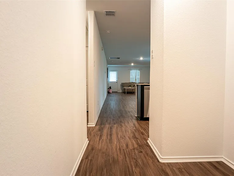 406 Halfmoon Dr — Photo 6