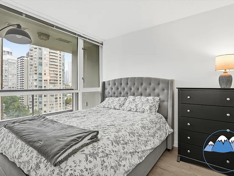 1420 Georgia St W — Photo 16
