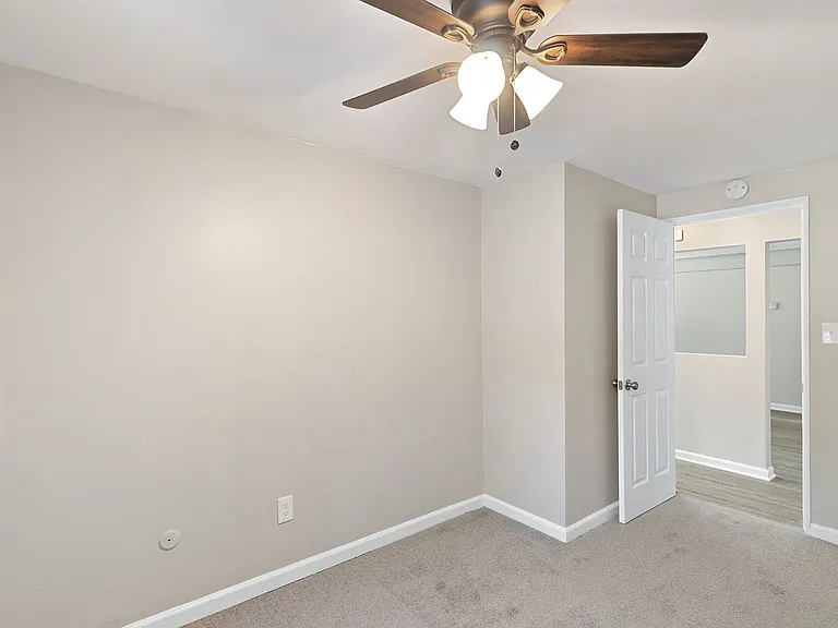 Brownell Apartments - Coast to Coast Management — Photo 18